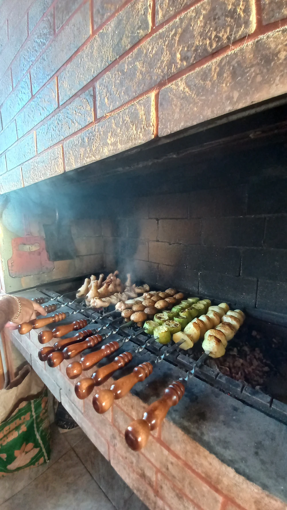 Общая кухня  и  Мангальная зона
      открыта 
с 7:00 до 23:00. 
